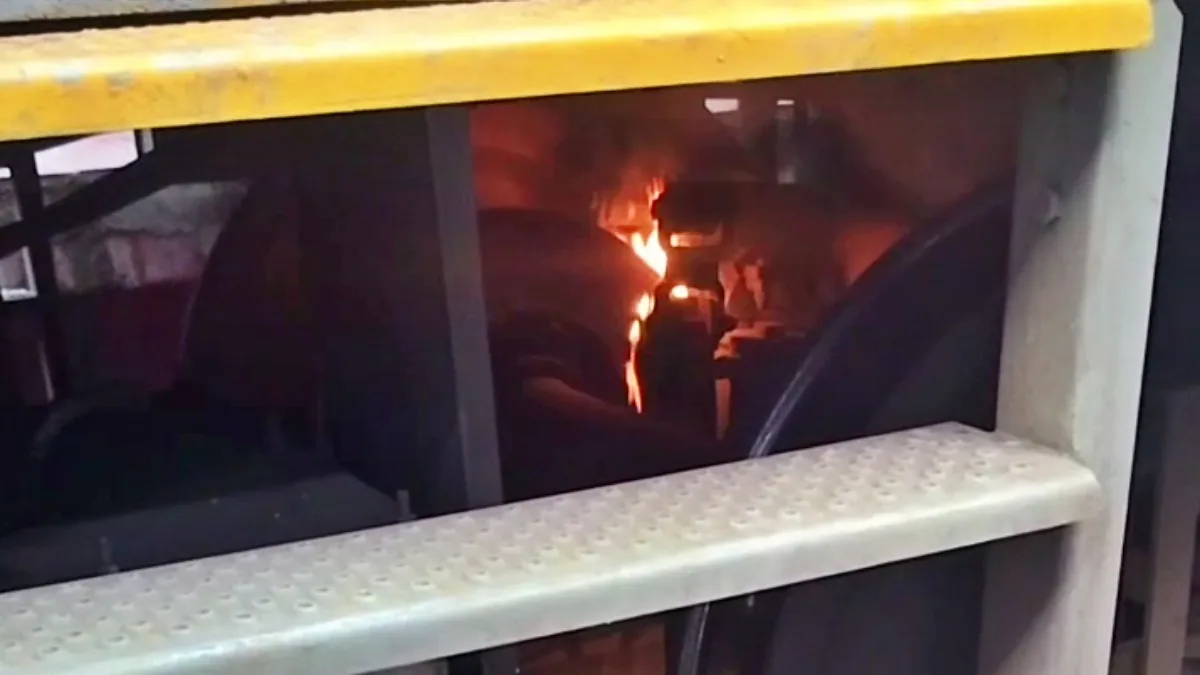 बिहार में कोसी एक्सप्रेस के AC कोच में लगी आग, सहरसा में मची अफरातफरी; सुरक्षित निकाले गए यात्री