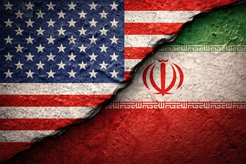 US-Iran तनाव से दुनिया की बढ़ी चिंता: Hormuz में जहाजों की आवाजाही धीमी, कच्चे तेल की कीमतों में उछाल