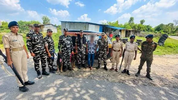 सीमा पर तस्करी के खिलाफ बड़ी कार्रवाई, लैलोखर में 102 लीटर नेपाली शराब बरामद