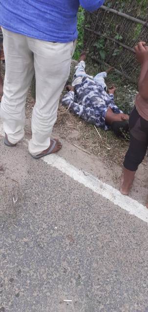 राघोपुर प्रखंड के करजाईन थाना अंतर्गत वायसी में एक तेज़ रफ़्तार से आ रही अज्ञात बाइक सवार ने पुल में टक्कर मारी।