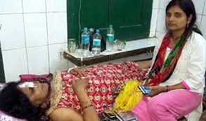 बेटा ने पत्नी संग मिलकर मां की तोड़ दी नाक
