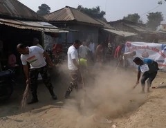 कुर्साकांटा: एसएसबी के जवानों ने स्वच्छता का दिया संदेश स्वच्छता पखवाड़ा के तहत बुधवार को एसएसबी डुमरिया के जवानों ने स्वच्छता अभियान चलाया।