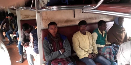 पेट की खातिर ‘परदेस जाना मजबूरी'