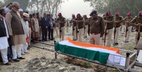 हजारों की भीड़ के बीच सहरसा में राजकीय सम्मान के साथ सुपुर्द-ए-खाक हुए पूर्व मंत्री डॉ. अब्दुल गफूर