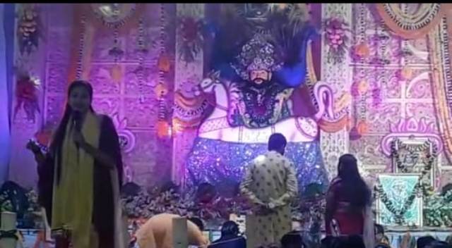 सुपौल;- श्री श्याम बसंत महोत्सव में रेशमी शर्मा के भजन पर श्रद्धालुओं ने रात भर लगाए गोते