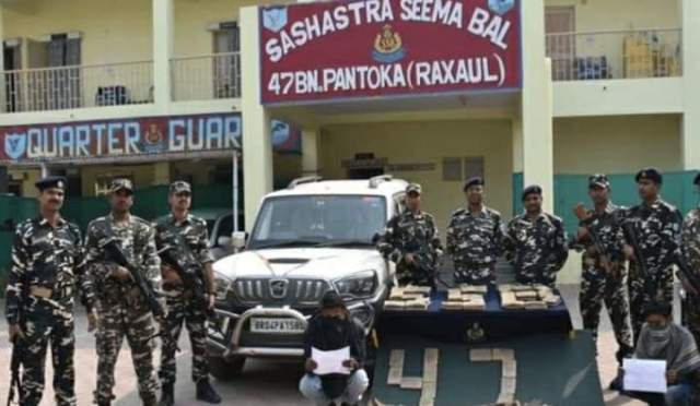 नेपाल:- स्कॉर्पियों से तस्करी,जवानों ने किया गिरफ्तार