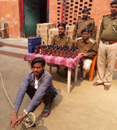 अररिया:- बैरगाछी पुलिस लगातार शराब कारोबारियों पर शिकंजा कसने में रही कामयाब