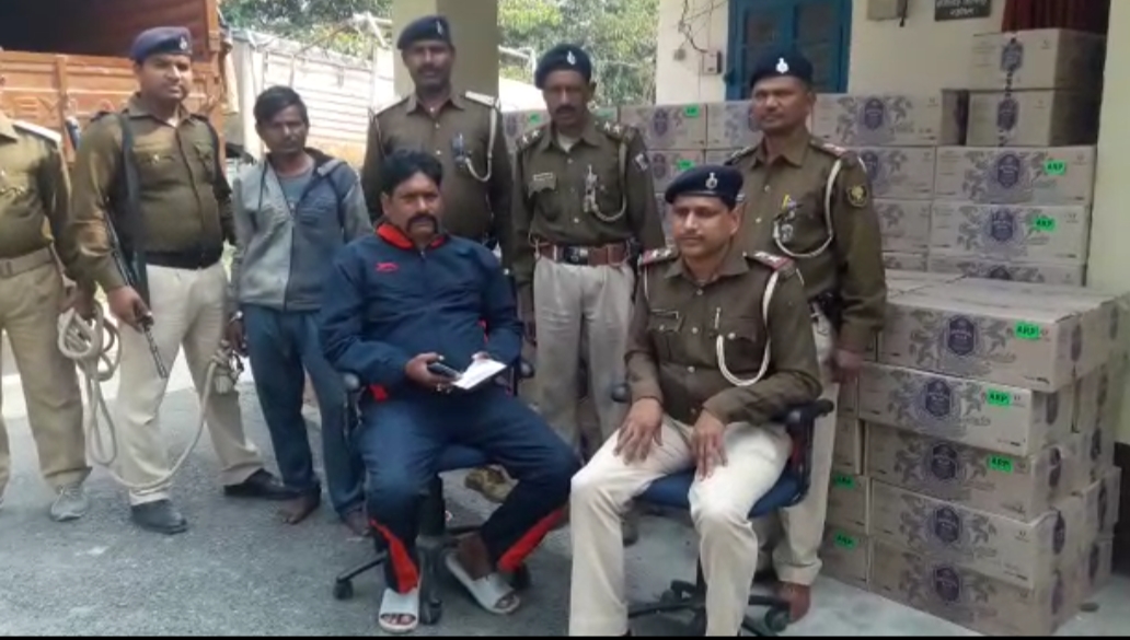 सुपौल प्रशाशन ने आनन फानन में पकरी विदेशी शराब से भरा ट्रक