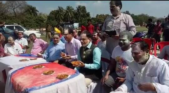 सुपौल:- राष्ट्रीय सार्वजनिक मेला समिति की ओर से गांधी मैदान में मनाया गया होली मिलन समारोह