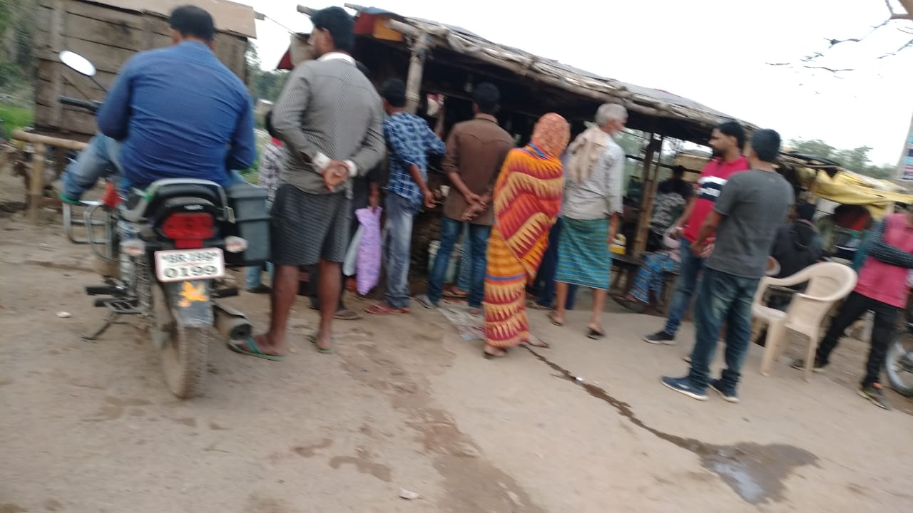 कोराना वायरस को लेकर अभी पूरा तंत्र सजग है कोरोना के नाम पर स्कूल कॉलेज एवम् अन्य प्रतिष्ठान बंद करवाए जा रहे है
