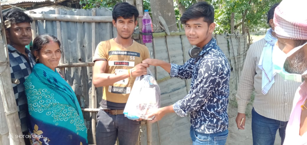 कोरोना संक्रमण के तहत पूर्णिया के वार्ड नं- 26 में लॉकडाउन को लेकर उत्पन्न हुए खाने की संकट
