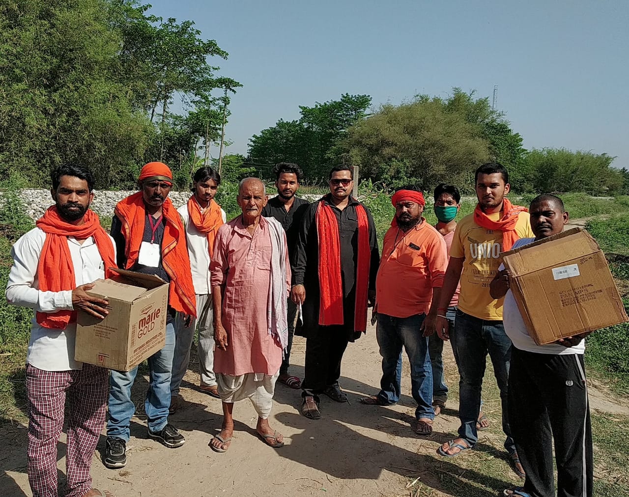अररिया/फारबिसगंज -श्रीराम सेना द्वारा चलाया जा रहा राहत कार्यक्रम की चर्चा चारों ओर हो रही है