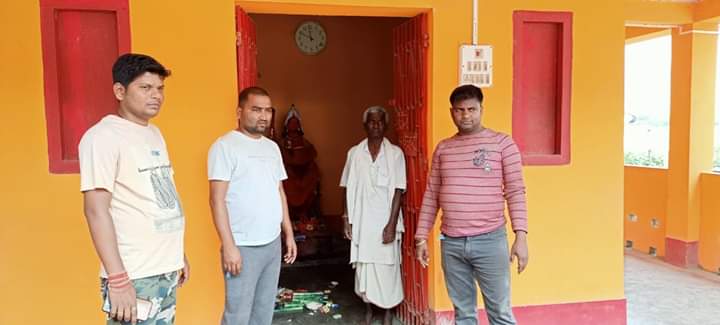 अररिया: कॉलेज चौक के बजरंगबली मंदिर में चोरी की घटना।