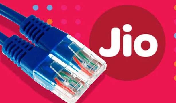 JioFiber ब्रॉडबैंड यूजर्स को 199 रुपये में मिल रहा है 1024GB डाटा का लाभ