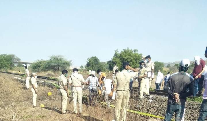 महाराष्ट्र के औरंगाबाद के पास पटरी पर सो रहे मज़दूरों को मालगाड़ी ने कुचला,17 मज़दूरों की मौत 5 घायल
