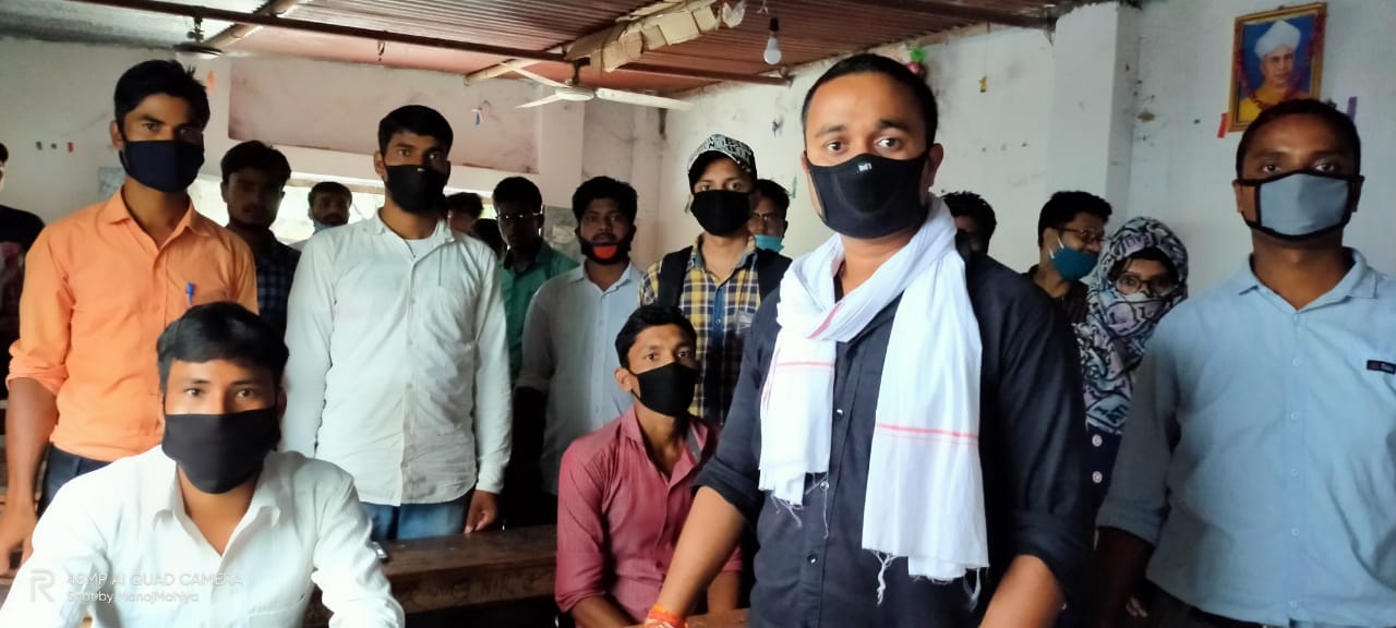 सी टेट उत्तीर्ण अभ्यर्थियों के द्वारा प्राथमिक शिक्षक नियोजन में भागीदारी देने की मांग को लेकर शांतिपूर्ण विरोध प्रदर्शन किया गया |