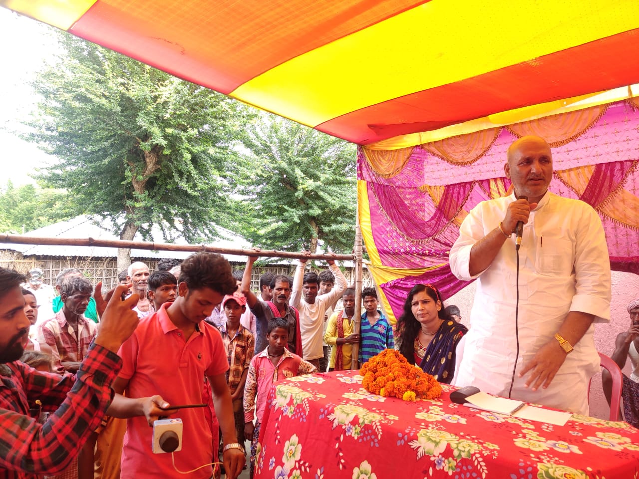 मधेपुरा: प्रवासी मजदूरों को किया बिहार सरकार एवं केंद्र सरकार दरकिनार
