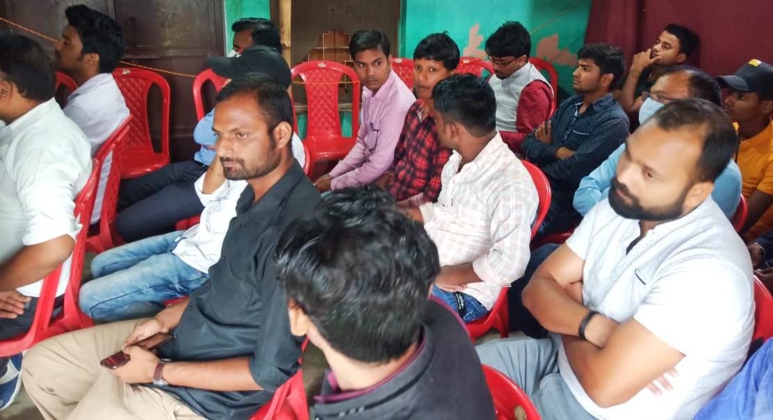 अररिया/फारबिसगंज- प्राइवेट कोचिंग एसोसिएशन अररिया की पहली बैठक स्थानीय फारबिसगंज के पीएम क्लासेस में आयोजित की गई।