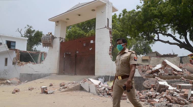 उत्तरप्रदेश में हुई गुंडों और पुलिसकर्मियों के बीच मुठभेड़ की एस एच ओ ने दी विस्तृत जानकारी