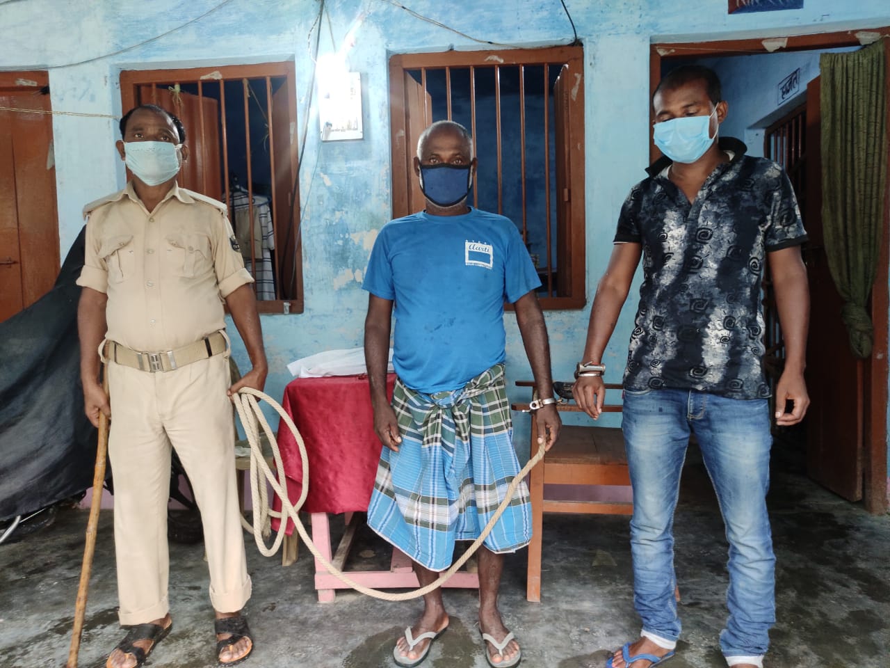 अररिया : नेपाल निर्मित शराब के साथ दो धराया , बसमतिया पुलिस नें उन्हें भेजा जेल