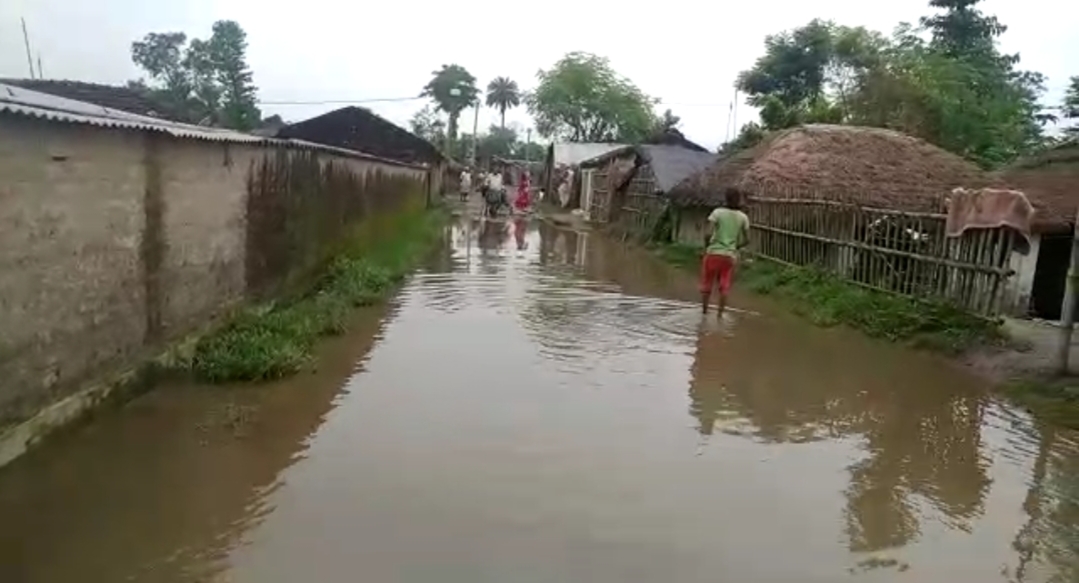 सहरसा:-मुख्य सड़क हुआ नदी में तब्दील