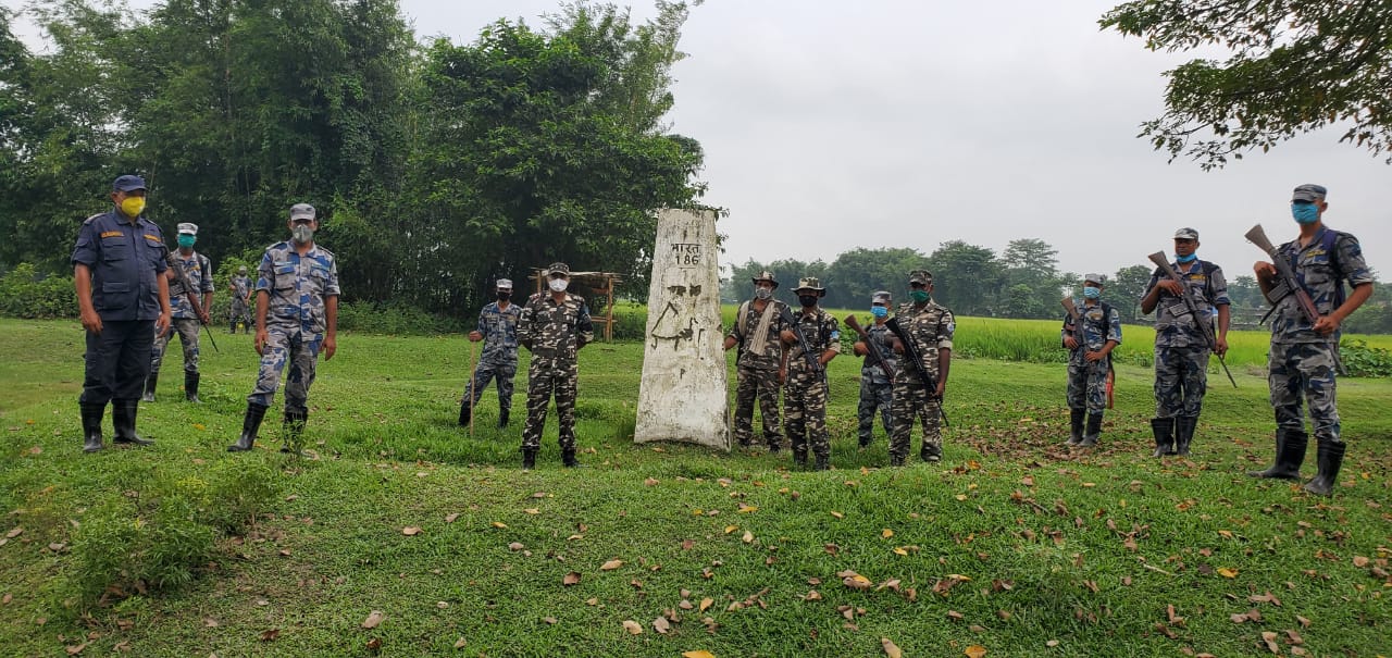 नरपतगंज : भारत नेपाल के सशस्त्र बलो ने संयुक्त रूप से किया नोमेन्स लैंड पर पेट्रोलिंग