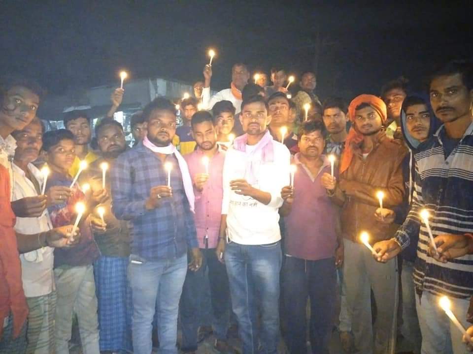 नरपतगंज:गुलनाज़ कांड के विरोध में निकाला गया कैंडल मार्च,दोषियों के खिलाफ कड़े कदम की की गई मांग।