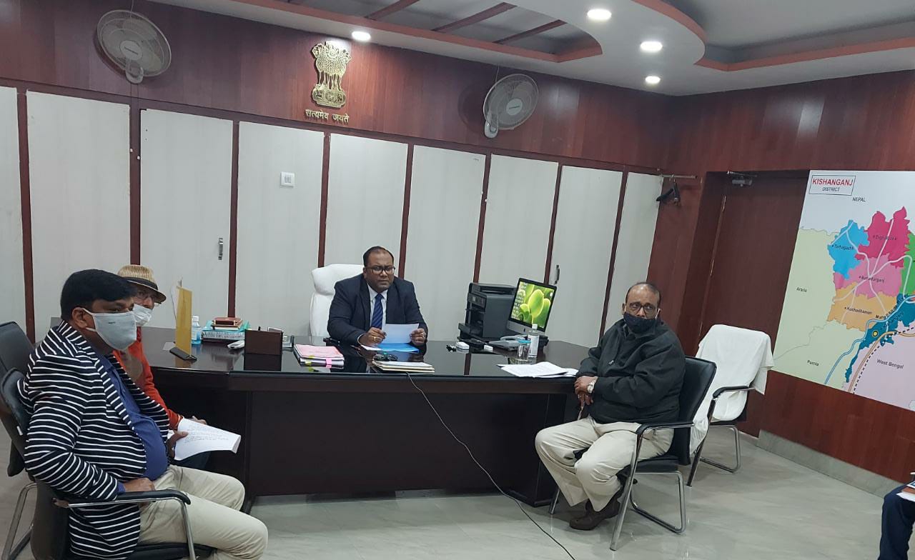 किशनगंज: DM डॉ.आदित्य प्रकाश ने बुनियाद केंद्र सक्षम का निरीक्षण किया।