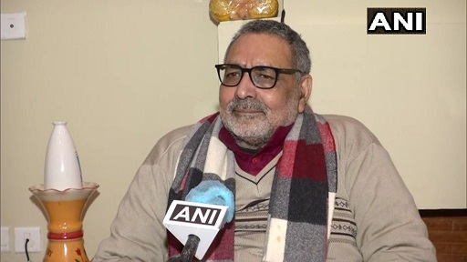 ये लोग छुपकर वैक्सीन लगवा लेंगे और लोगों को भ्रम में रखेंगे। वे राजनीतिक दृष्टि से ऐसा बोल रहे हैं।