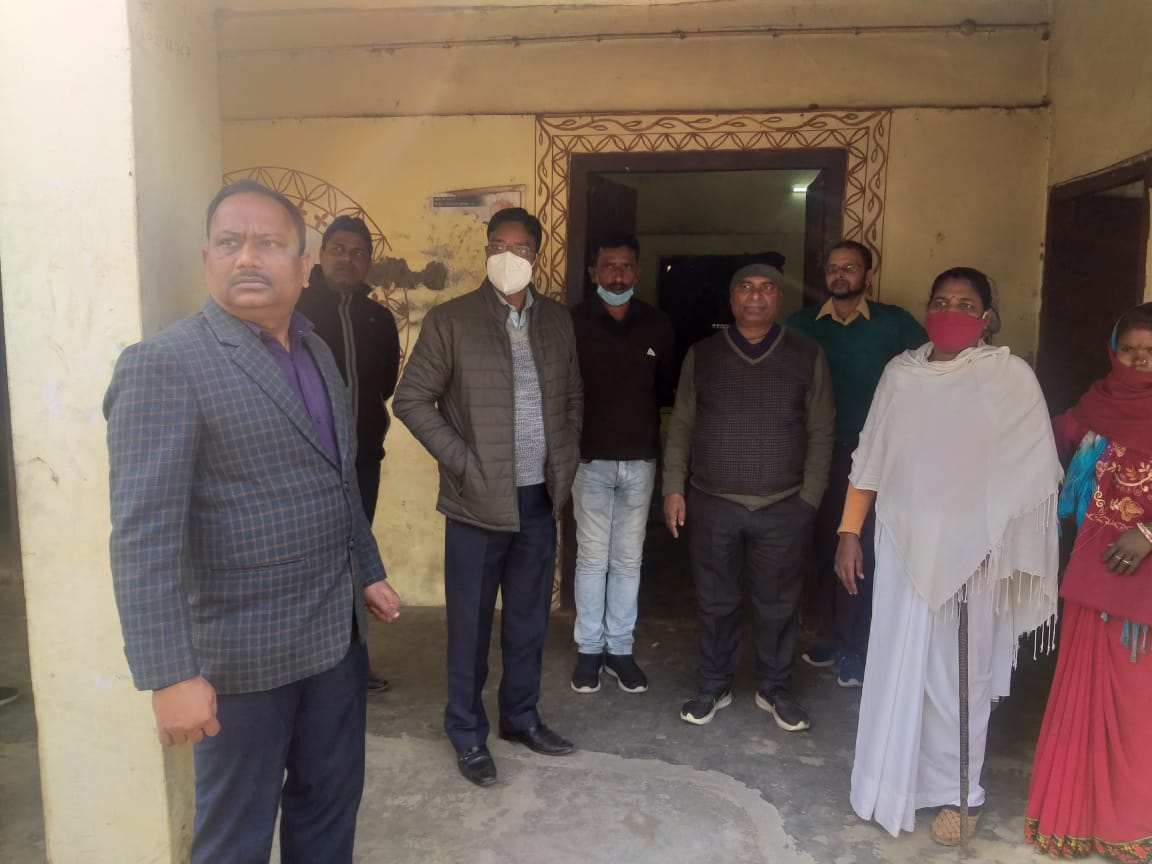 सहरसा: ज़िलाधिकारी श्री कौशल कुमार ने चपराँव स्थित अतिरिक्त प्राथमिक स्वास्थ्य केंद्र का निरीक्षण किया एव पांच बेड के प्रसव सुविधा केंद्र के रूप उपलब्ध सुविधाओं का अवलोकन किया ।