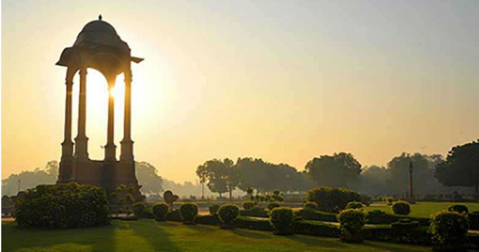 दिल्ली में सुबह की शुरुआत गर्मी के साथ