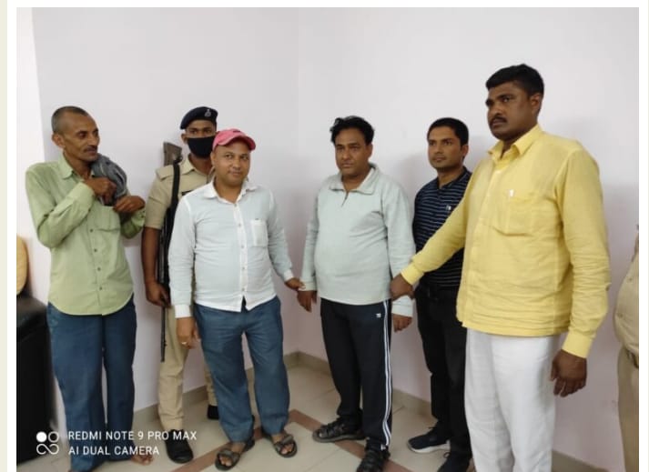 सी डी पी ओ कार्यालय से घूसखोर गिरफ्तार