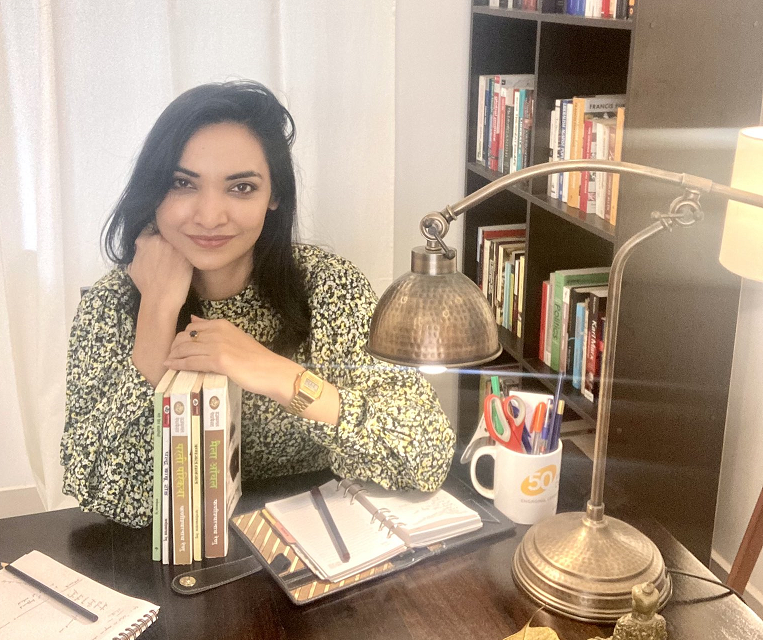 फणीश्वरनाथ रेणु, उनके जुलुम क़िस्से, उनमें जुलुम पात्र और उनकी जुलुम बातें - बोलती, हंसती, रोती,