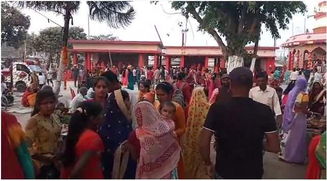 सुपौल जिला महाशिवरात्रि के अवसर पर मंदिरों में श्रद्धालुओं की उमड़ी भीड़।