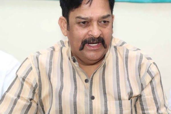 ऑक्सीजन पर राजनीति न करे कांग्रेस : राठौड़