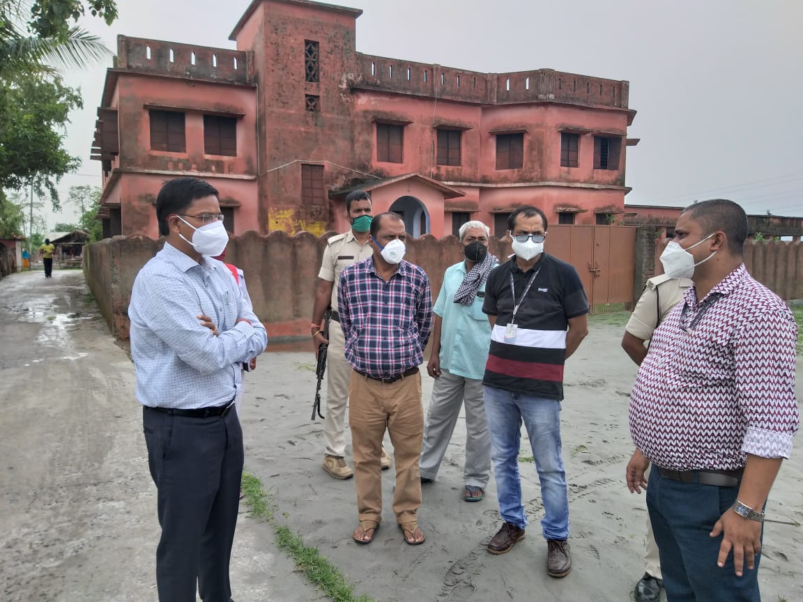 प्रखंड अंतर्गत विभिन्न टीकाकरण केंद्र का निरीक्षण