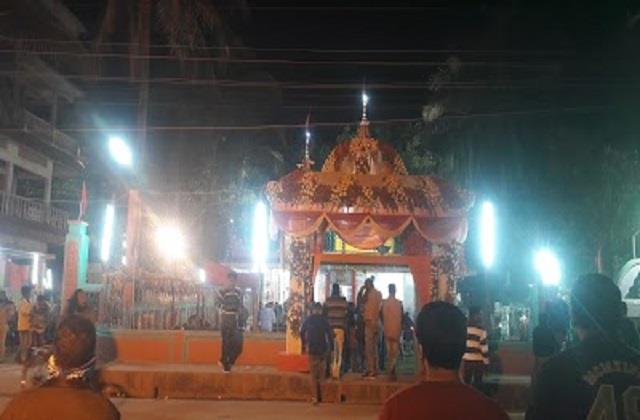 असम के मंदिर में मिला मांस, पांच लोग गिरफ्तार