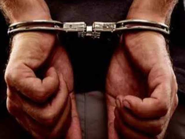 दस किलोग्राम से अधिक चरस जब्त, दो गिरफ्तार