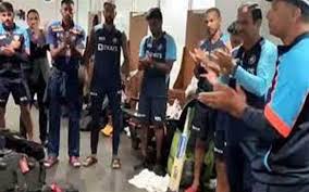 द्रविड़ ने ड्रेसिंग रूम भाषण में कहा, भारत ने चैंपियन की तरह पलटवार किया