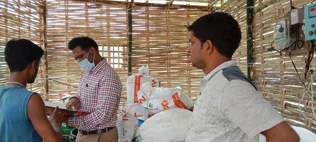 पंचायत के ग्राम नारायणपुर में समेकित मत्स्य पालन योजना के तहत जलपरी जीविका मत्स्य उत्पादक समूह