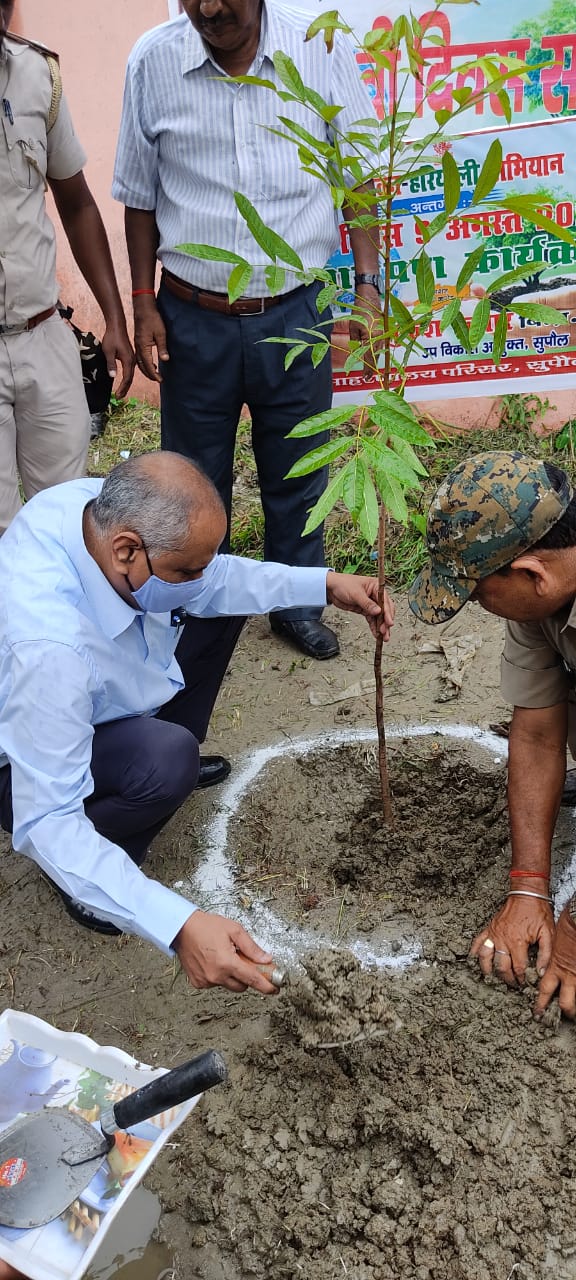 पृथ्वी दिवस 2021 के अवसर पर सघन वृक्षारोपण