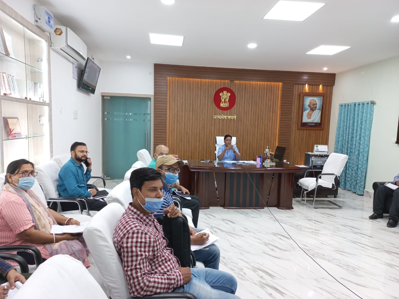 कोविड टीकाकरण एवं अन्य स्वास्थ्य कार्यक्रम के संदर्भ सभी प्रखंड पदाधिकारियों के साथ समीक्षात्मक बैठक
