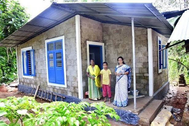 केरल सरकार ने 12,076 मकान बेघर लोगों को सौंपे