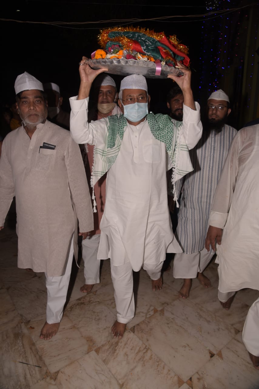 माननीय मुख्यमंत्री जी ने राज्य की तरक़्क़ी, खुशहाली और भाईचारा की दुआ मांगी।