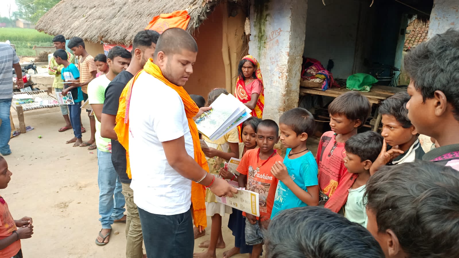 अखिल भारतीय विद्यार्थी परिषद नगर इकाई हवेली खड़गपुर के द्वारा मिशन एजुकेशन