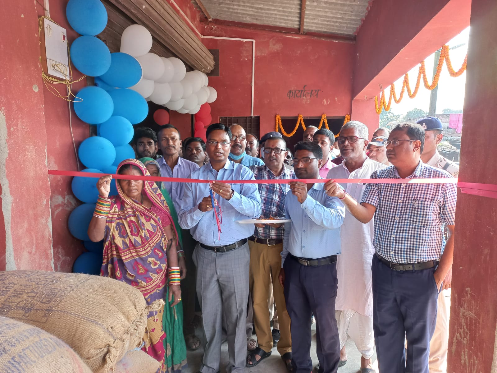 जिलान्तर्गत खरीफ विपणन मौसम 2021-22 में जिला टास्क फाॅर्स के द्वारा चयनित विधिवत उद्घाटन
