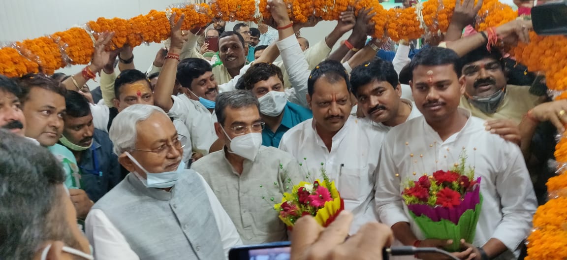उपचुनाव में तारापुर व कुशेश्वरस्थान में ऐतिहासिक जीत