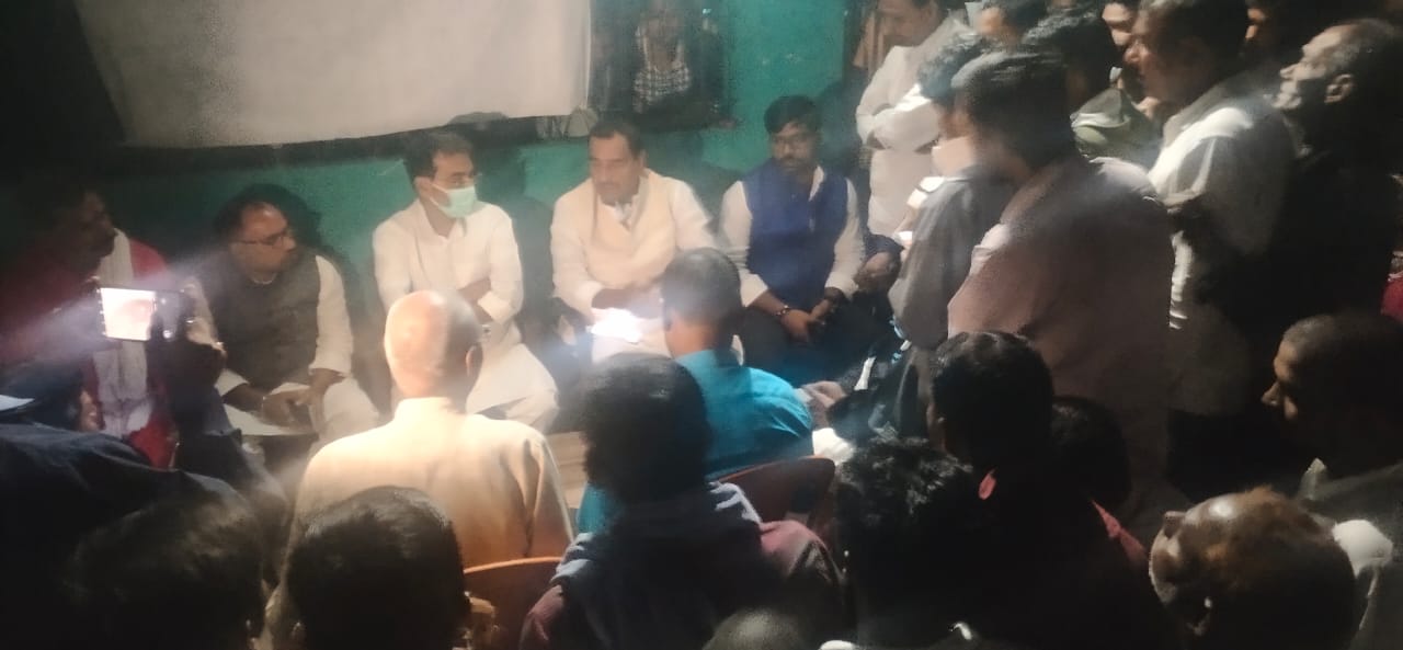 कल अपराधियों ने 38 वर्षीय शिक्षक मो. जुबैर आलम जी की गोली मारकर हत्या