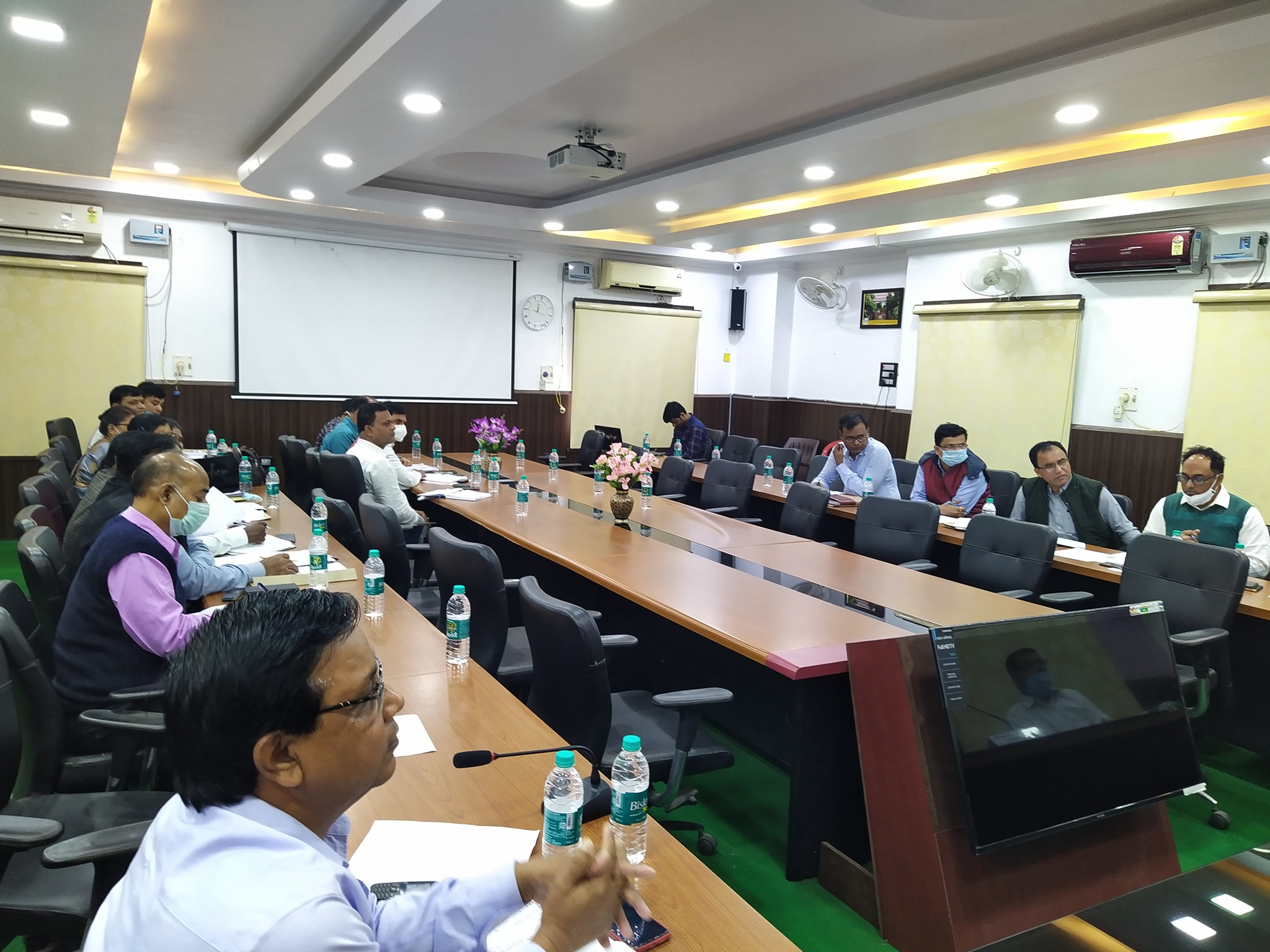 सभी निर्वाचक निबंधन पदाधिकारियों एवं सहायक निर्वाचक निबंधन पदाधिकारियों के साथ समीक्षात्मक बैठक