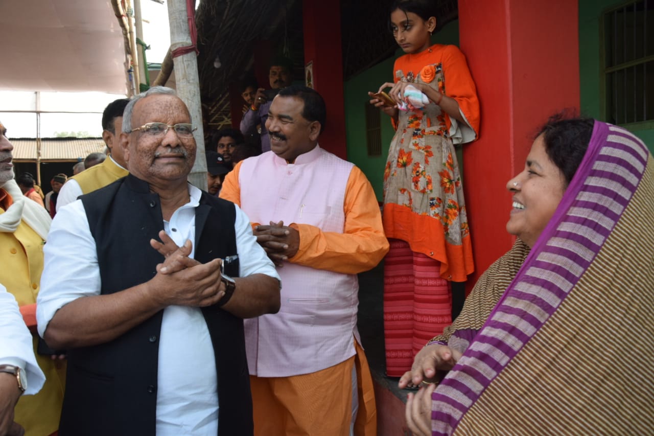 विधायक रहे भाजपा नेता मायानन्द ठाकुर के माताजी के निधन पर उनके आवास पर जाकर दिवंगत श्रद्धांजलि